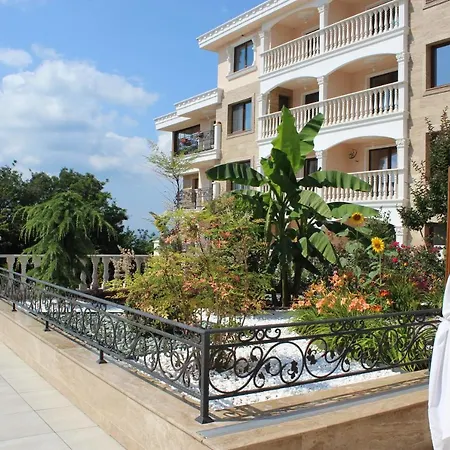 Valencia Gardens Luxury Apartment