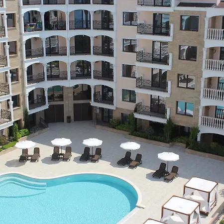 Valencia Gardens Luxury * Νεσέμπαρ