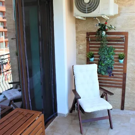 Valencia Gardens Luxury Διαμέρισμα Νεσέμπαρ