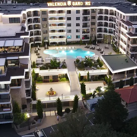 아파트 Valencia Gardens Luxury 네세부르