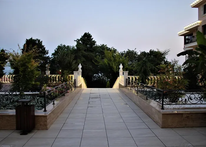 Valencia Gardens Luxury *