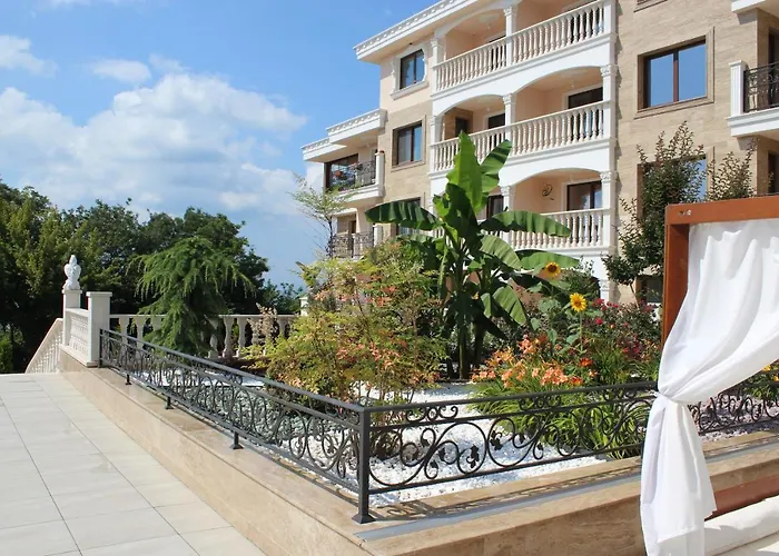 Valencia Gardens Luxury Апартамент