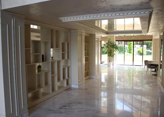 Valencia Gardens Luxury * 네세부르