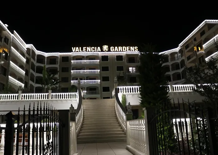 Апартамент Valencia Gardens Luxury Несебър